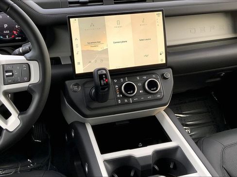 New 2026 Land Rover Defender 110 X-Dynamic SE image 8