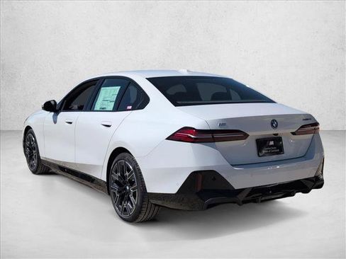 New 2026 BMW i5 eDrive40 w/ M Sport Package image 8