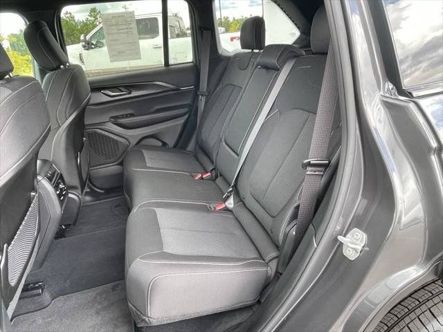 Used 2026 Jeep Grand Cherokee Laredo RWD image 37