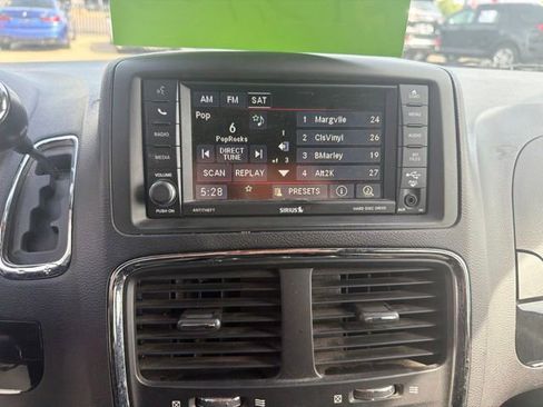 Used 2017 Dodge Grand Caravan SE FWD image 22
