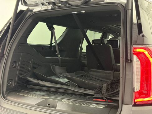 Used 2022 GMC Yukon XL Denali image 11