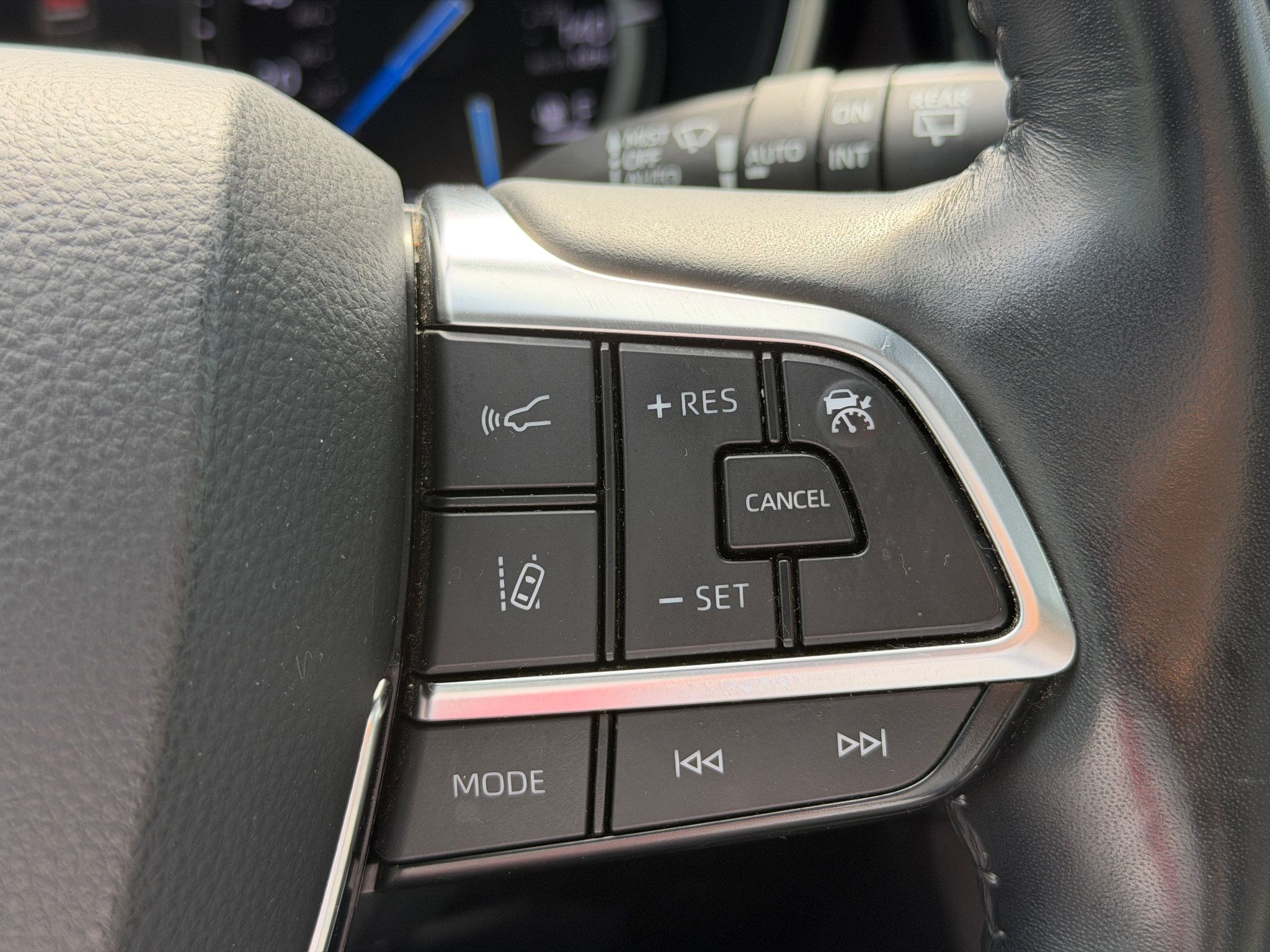 Used 2020 Toyota Highlander Platinum AWD/4WD image 11