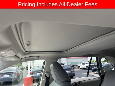 Used 2020 Toyota RAV4 XLE Premium AWD/4WD image 5