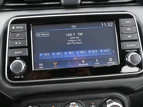 Used 2023 Nissan Versa S FWD image 14