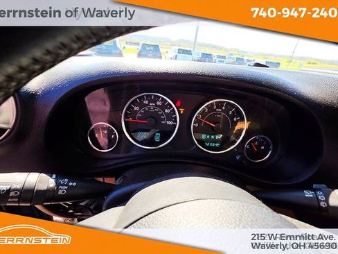 Used 2016 Jeep Wrangler Unlimited Rubicon w/ Connectivity Group AWD/4WD image 6