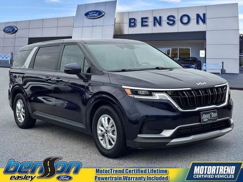 Used 2024 Kia Carnival LX FWD image 1