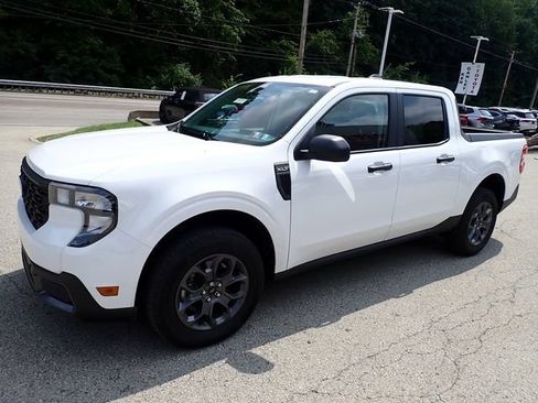 Used 2025 Ford Maverick XLT w/ Equipment Group 302A AWD/4WD image 7