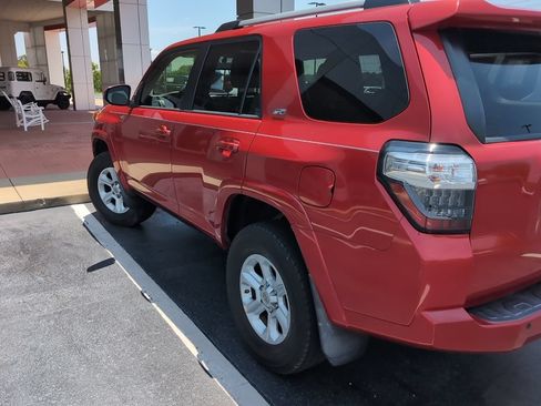Used 2019 Toyota 4Runner SR5 AWD/4WD image 4