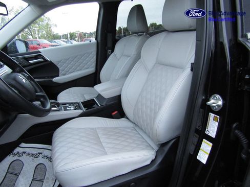 Used 2024 Mitsubishi Outlander SEL AWD/4WD image 11