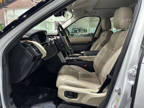 Used 2018 Land Rover Discovery HSE AWD/4WD image 40