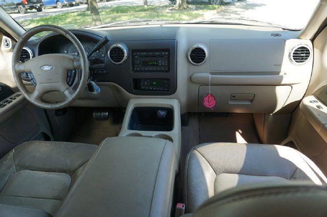 Used 2004 Ford Expedition Eddie Bauer RWD image 6