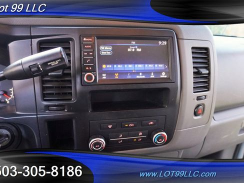 Used 2020 Nissan NV 3500 SL image 18