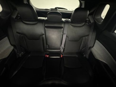 Used 2024 Jeep Compass Latitude AWD/4WD image 18