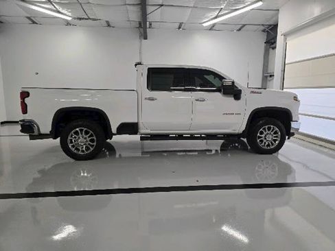 Used 2024 Chevrolet Silverado 2500 LTZ w/ LTZ Plus Package AWD/4WD image 11