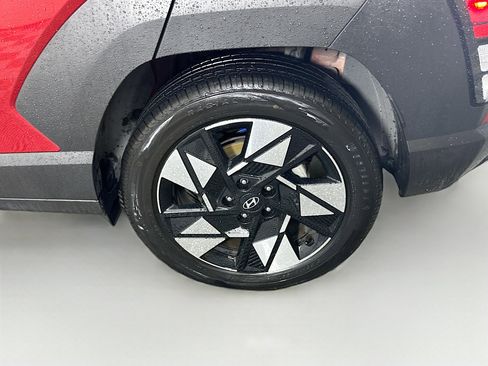 Used 2025 Hyundai Kona SEL image 11