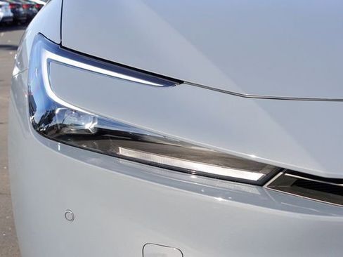 New 2026 Toyota Prius Plug-In Hybrid FWD image 4