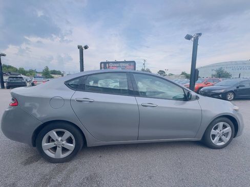 Used 2016 Dodge Dart SXT image 8
