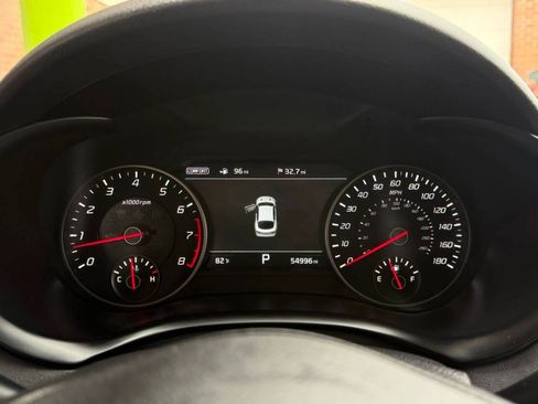Used 2020 Kia Stinger GT1 AWD/4WD image 8