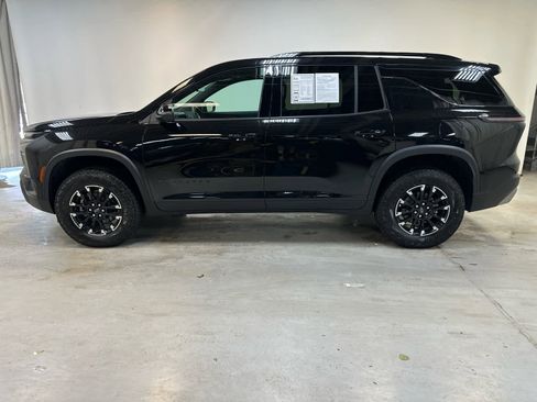 Used 2025 Chevrolet Traverse Z71 w/ Enhanced Driving Package AWD/4WD image 11