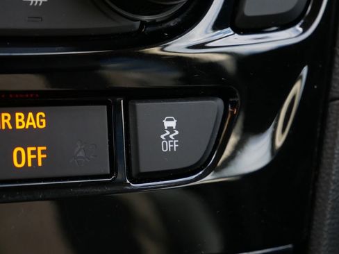 Used 2021 Buick Encore Preferred FWD image 26