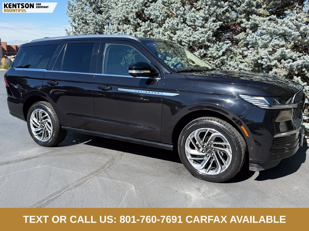 Used 2025 Lincoln Navigator Reserve AWD/4WD image 11