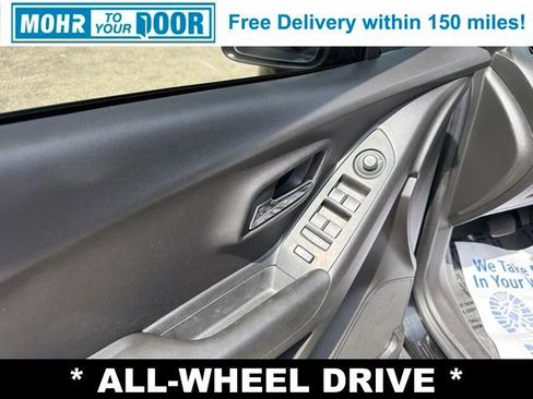 Used 2021 Chevrolet Trax LT AWD/4WD image 13