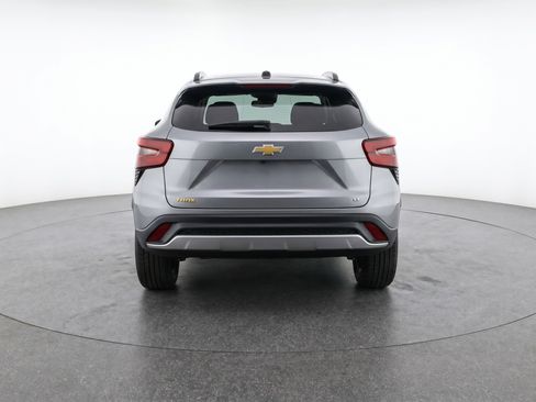 Used 2025 Chevrolet Trax LT FWD image 7