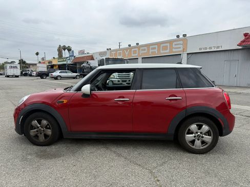Used 2018 MINI Cooper 4-Door Hardtop FWD image 4