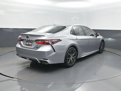 Used 2022 Toyota Camry SE FWD image 32