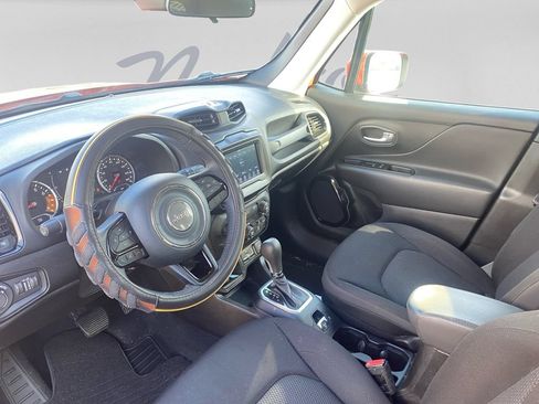Used 2020 Jeep Renegade Altitude FWD image 14