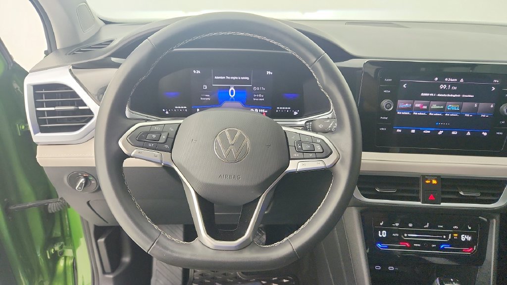 Used 2025 Volkswagen Taos SE FWD image 17