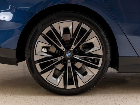 Used 2024 BMW 530i xDrive w/ Premium Package image 47