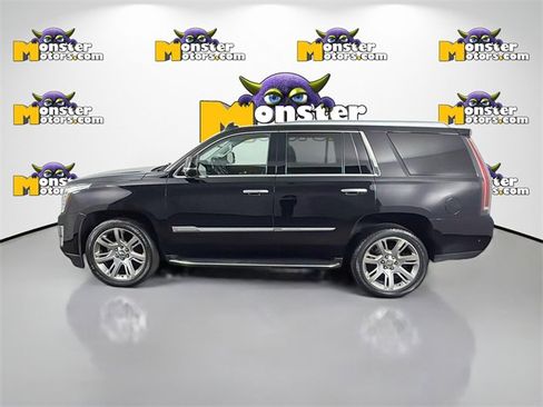 Used 2018 Cadillac Escalade Premium Luxury image 8