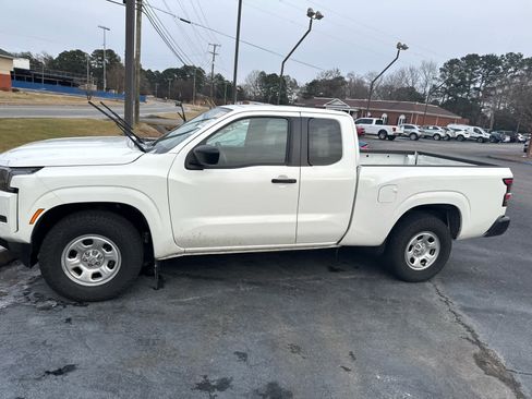 Used 2022 Nissan Frontier S image 12