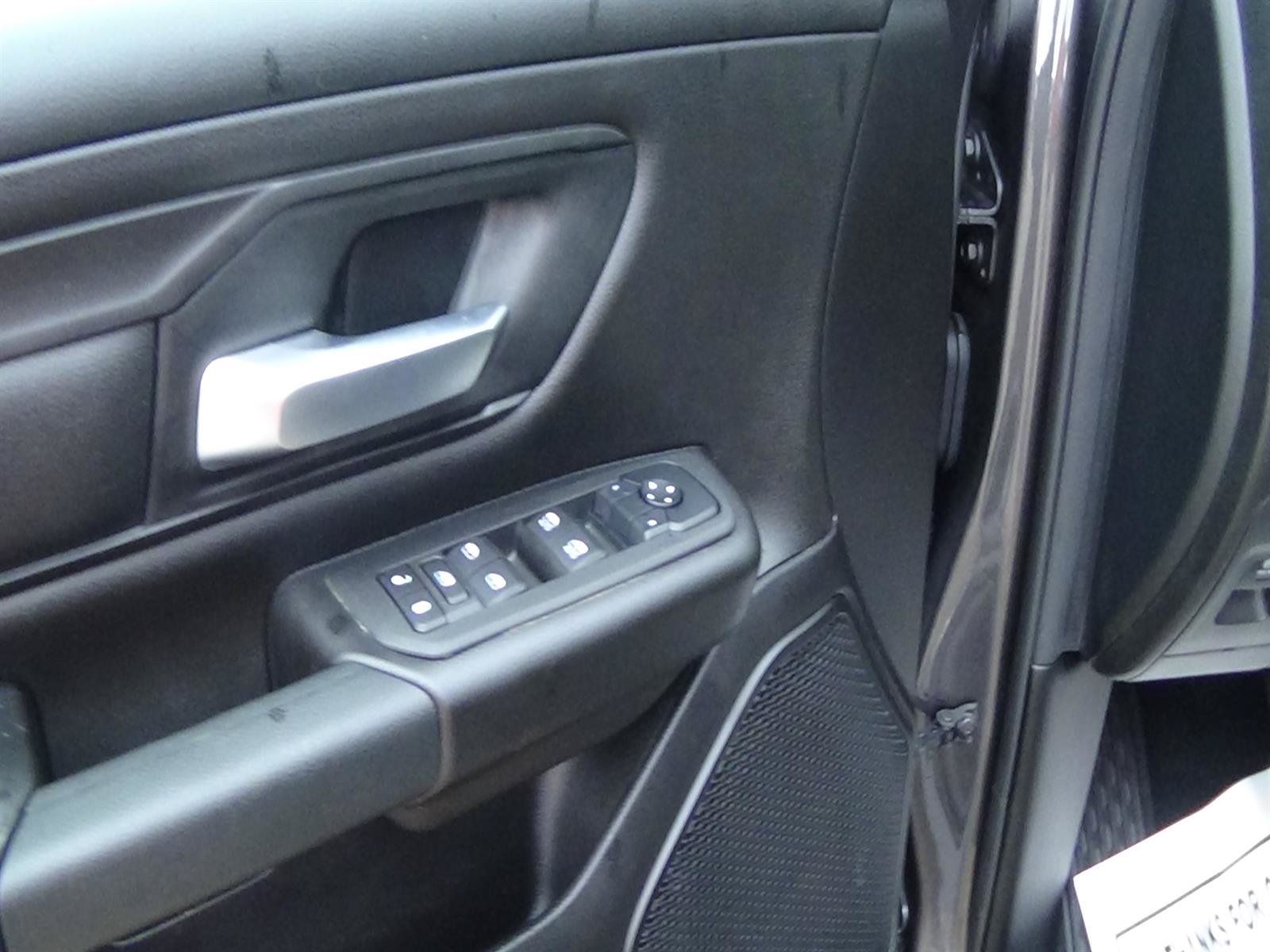 Used 2025 RAM 1500 Tradesman AWD/4WD image 14
