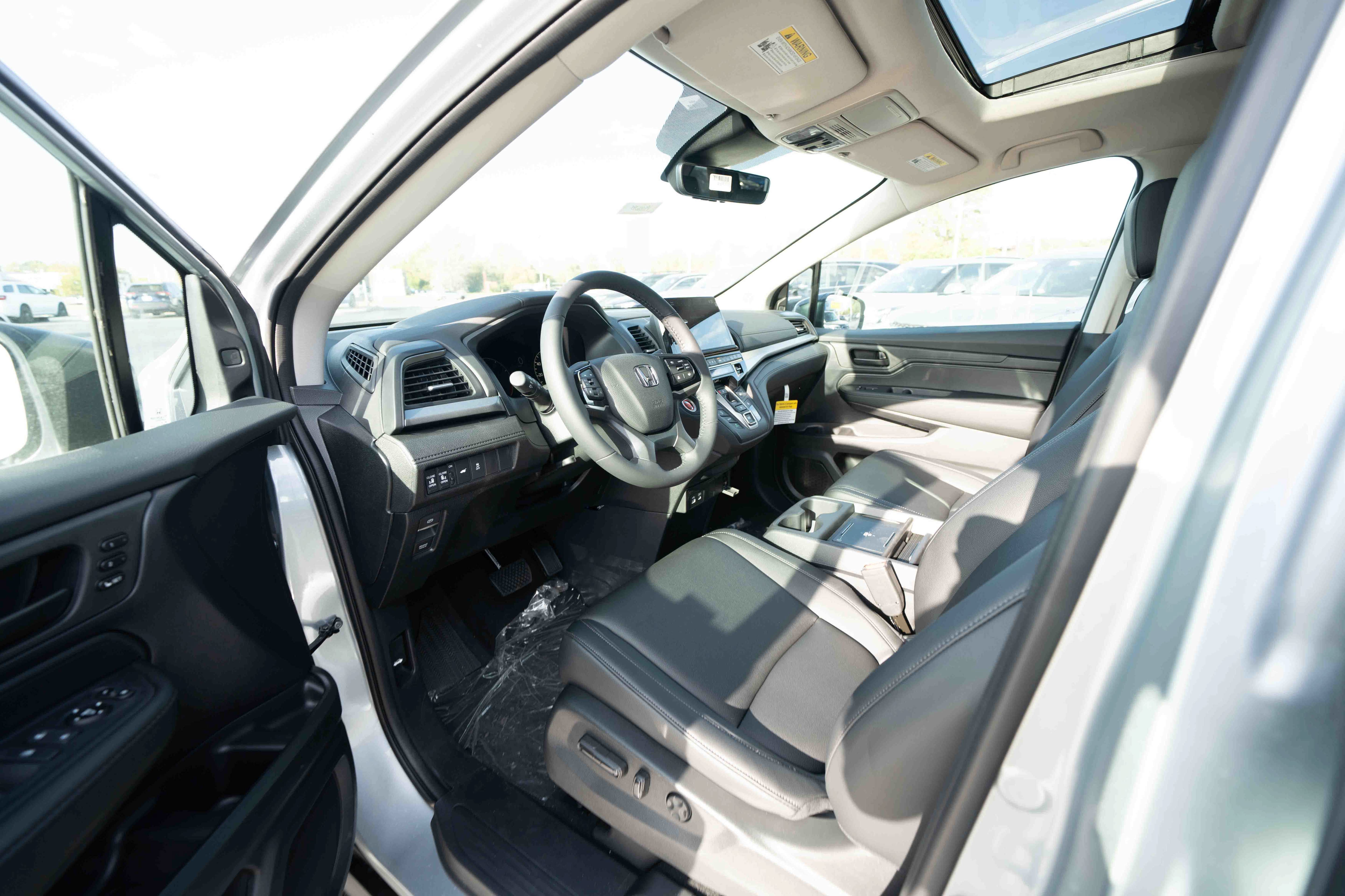 New 2027 Honda Odyssey EX-L image 8