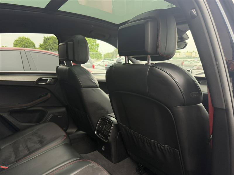 Used 2018 Porsche Macan GTS AWD/4WD image 29