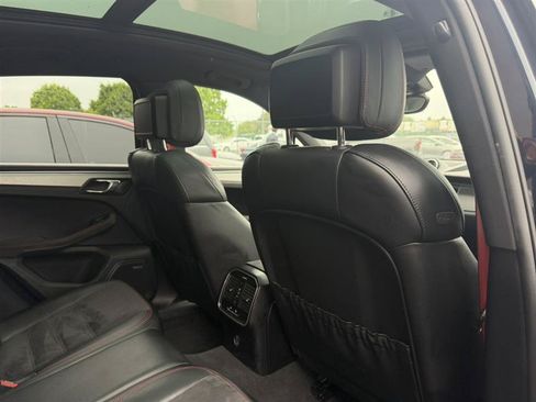 Used 2018 Porsche Macan GTS AWD/4WD image 29