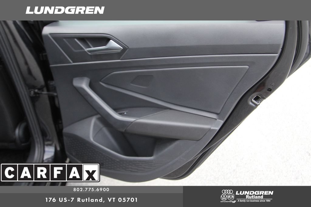 Used 2024 Volkswagen Jetta SE FWD image 8