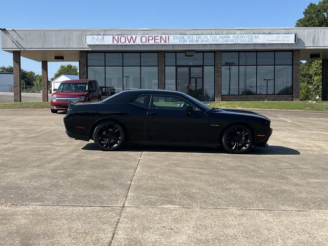 Used 2020 Dodge Challenger R/T RWD image 3