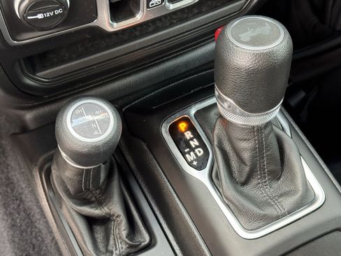 Used 2023 Jeep Wrangler Unlimited w/ Sun & Screen Package AWD/4WD image 22