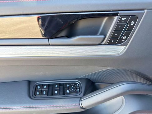 New 2026 Porsche Cayenne Coupe image 8