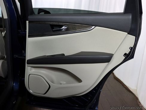 Used 2017 Lincoln MKX Reserve w/ Lincoln MKX Climate Package image 31