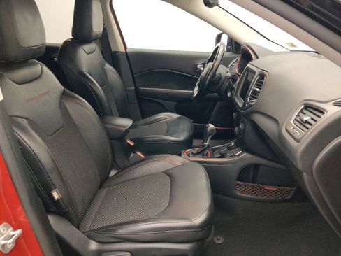 Used 2020 Jeep Compass Trailhawk AWD/4WD image 21