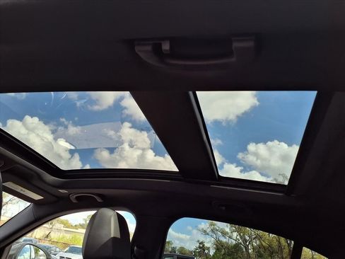 Used 2023 Alfa Romeo Stelvio Estrema image 21