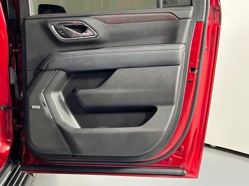 Used 2023 GMC Yukon XL AT4 w/ Technology Package image 12