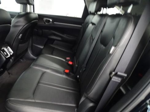 Used 2025 Kia Sorento S AWD/4WD image 4