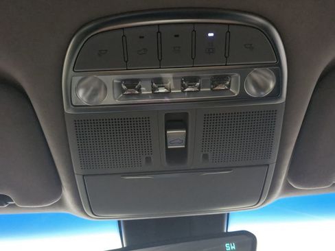 Used 2018 Genesis G90 3.3T Premium image 24