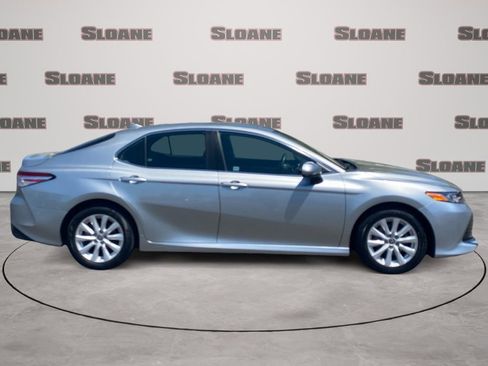 Used 2020 Toyota Camry LE FWD image 6