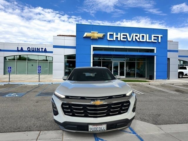 Used 2025 Chevrolet Equinox LT FWD image 3